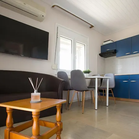 別荘 Thalori House