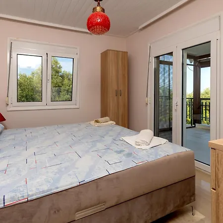 Thalori House Vergia