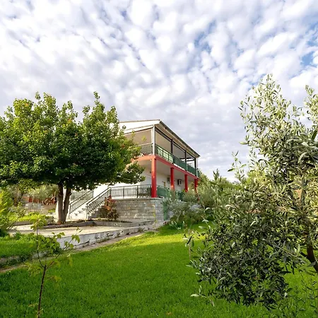 Thalori House Dom wakacyjny *