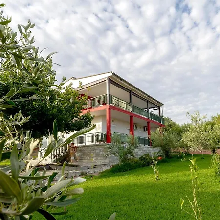 Thalori House 度假居 *