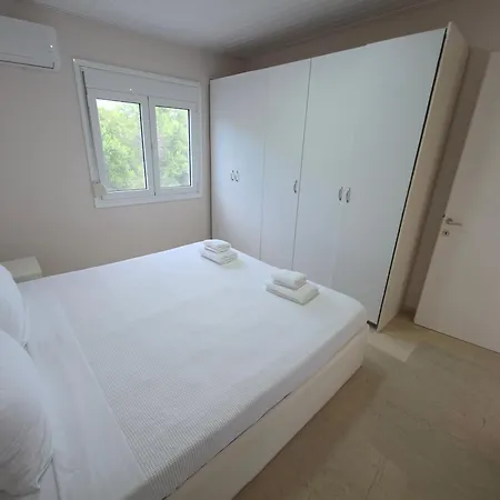 Thalori House 度假居 *